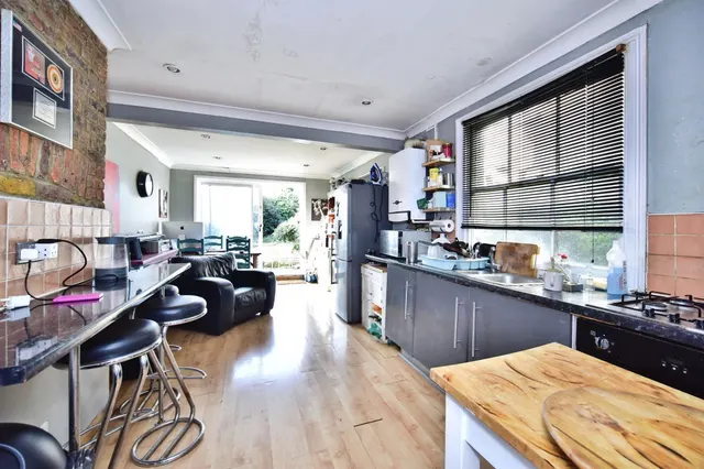 Tonbridge Road, Maidstone, ME16, photo 2