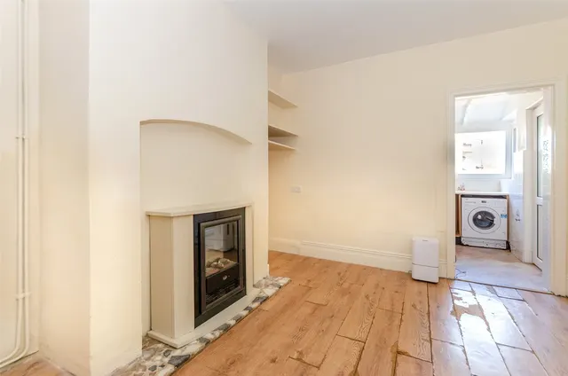 Grove Park, Colwyn Bay, LL29, photo 3