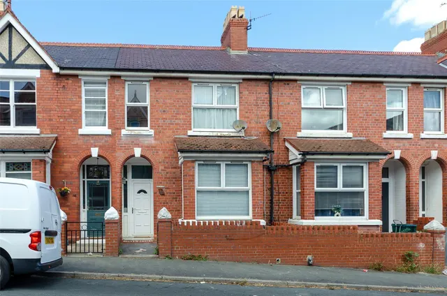 Grove Park, Colwyn Bay, LL29, photo 1