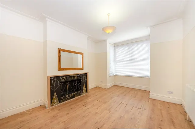 Grove Park, Colwyn Bay, LL29, photo 2