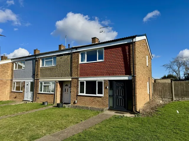 House Under Offer with 2 bedrooms in Harlow, CM18, photo 1