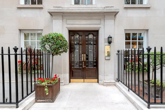 Upper Grosvenor Street, Mayfair, London, photo 1