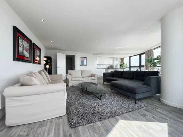 Bridgewater Place, Leeds, LS11, photo 1