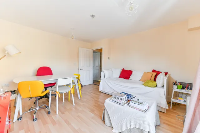 Photo 3 — Flat 4, 18 Mayday Road, Thornton Heath