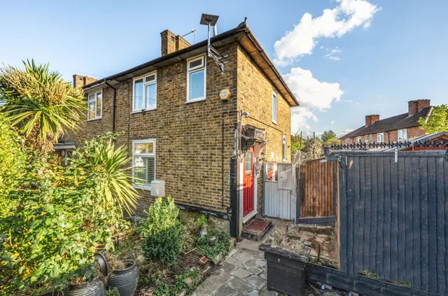 St. Albans Grove, Carshalton, SM5, photo 1