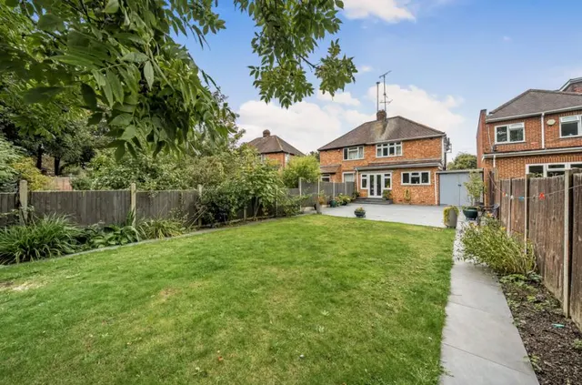 Shepherds House Lane, Earley, RG6, photo 1