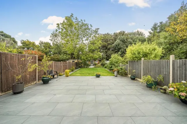 Shepherds House Lane, Earley, RG6, photo 3