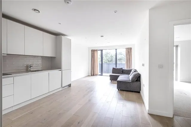 Beatrice Place, London, SW19, photo 2