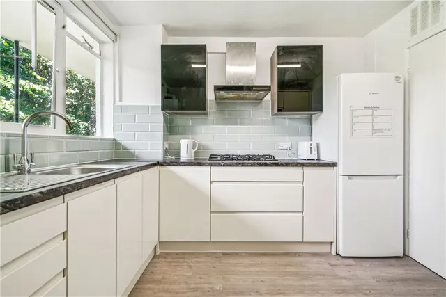Carlton Drive, London, SW15, photo 3