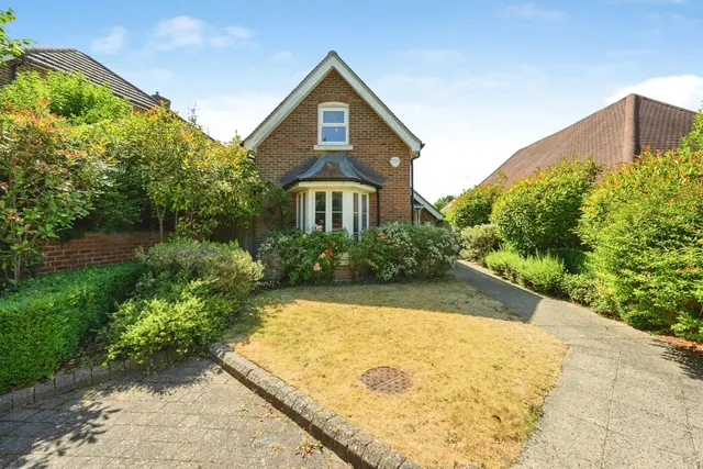 Church Road, Kenley, Surrey, CR8, photo 1