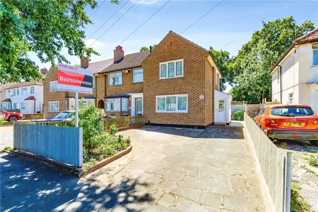 Overbury Crescent, New Addington, Croydon, CR0, photo 1