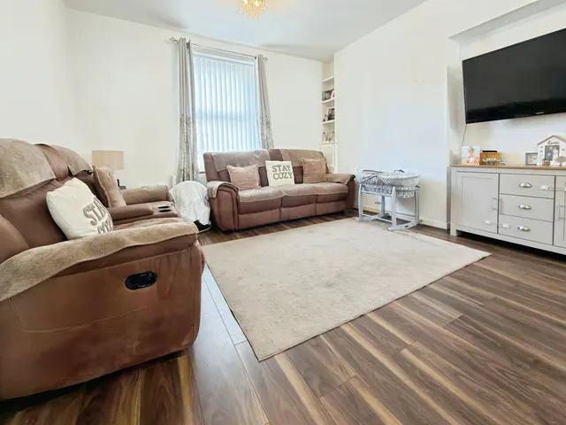 Armine Road, Fforestfach, photo 3