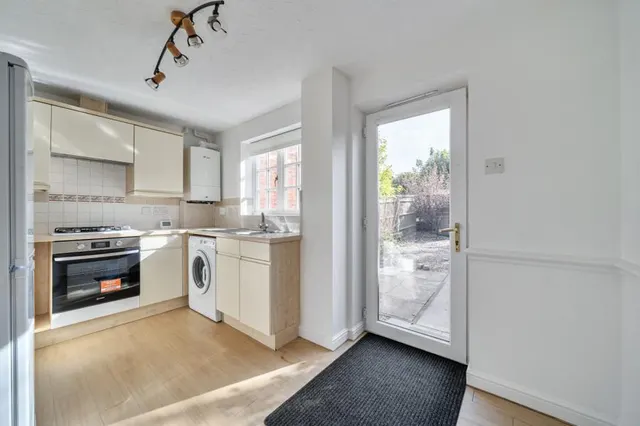 Ouse Close, Didcot, OX11, photo 2