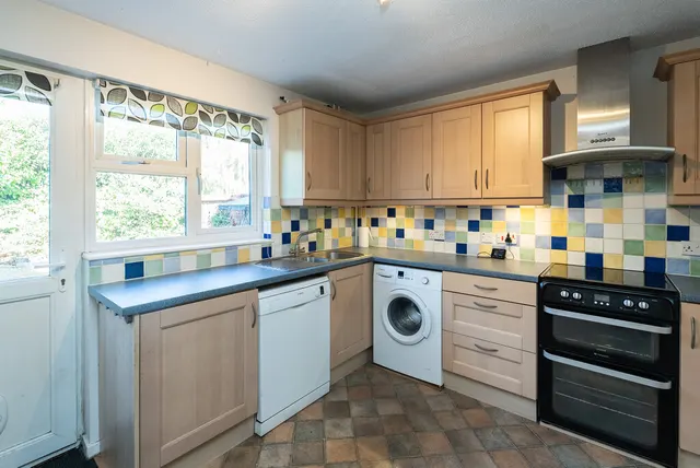 Leith View, North Holmwood, RH5, photo 2