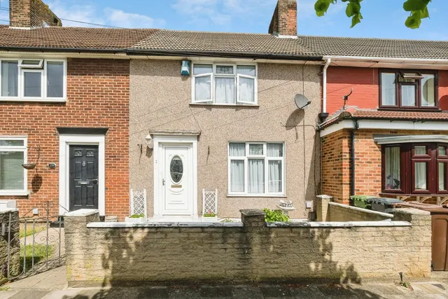 Woodward Road, DAGENHAM, ESSEX, RM9, photo 1