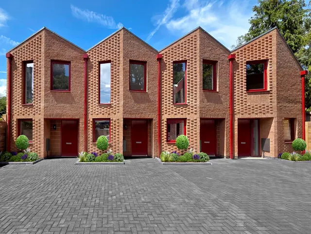 Photo 3 — Oak Mews, Fortis Green, London, N2