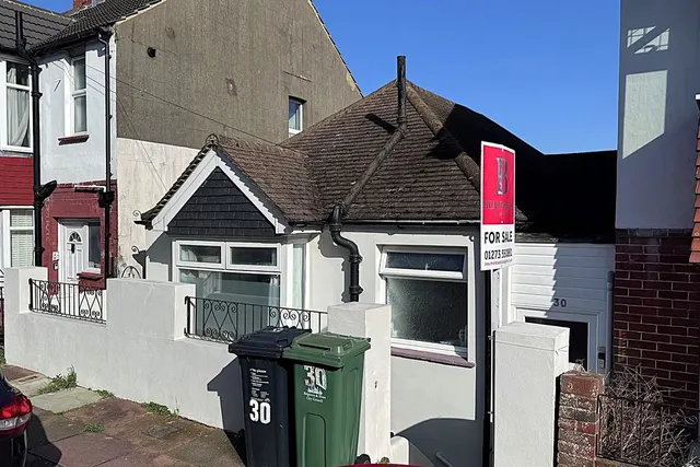 Stanmer Park Road, Brighton BN1 7JJ, photo 1
