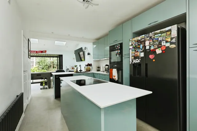 St. Andrews Grove, Hatfield, DN7, photo 3