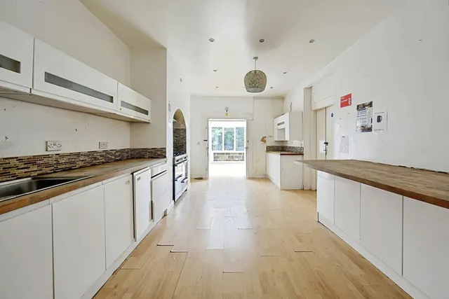 Skipton Road, Keighley, BD21, photo 3