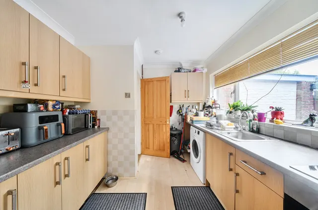 Lower New Road, West End, SO30, photo 3