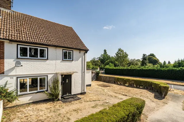 Photo 3 — Anderson Crescent, Arborfield Cross, Reading, Berkshire, RG2 9PB