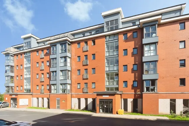 2 bedroom flat, Central Way, Warrington, WA2