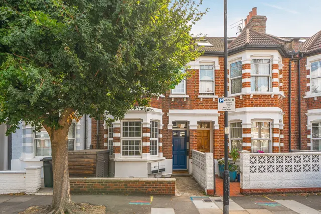 67 Whellock Road, London, photo 1