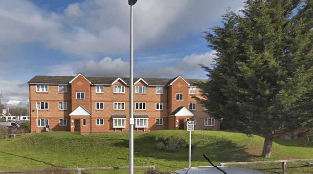 1 bedroom flat — Express Drive,Ilford, Essex, IG3 9QD