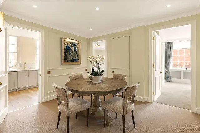 Photo 2 — Whiteheads Grove, London, SW3 3HF