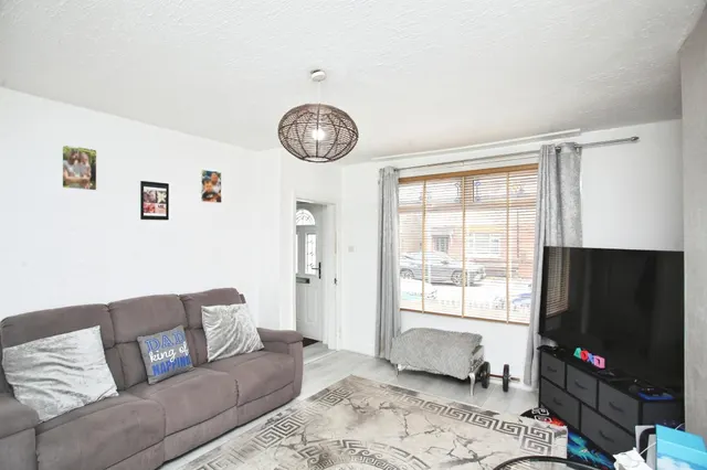 Lawrence Saunders Road, Coventry, CV6, photo 2