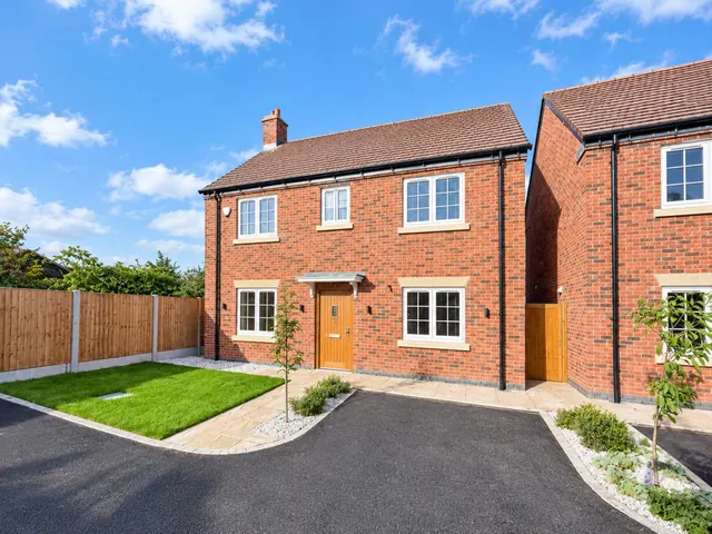 King Street, Dawley, TF4, photo 1