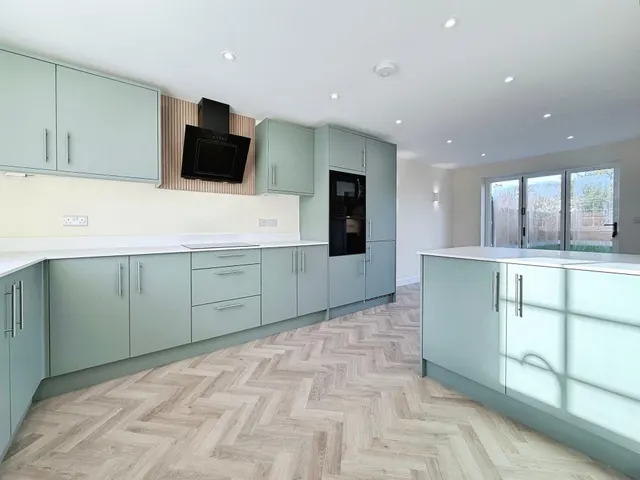 King Street, Dawley, TF4, photo 2