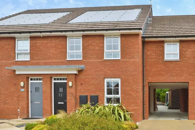 Martina Close, Fairfields, MK11, photo 1