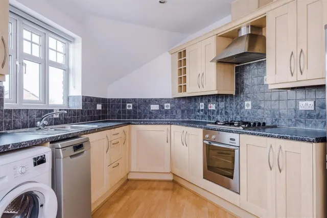 Moorside Road, Swinton, M27, photo 3