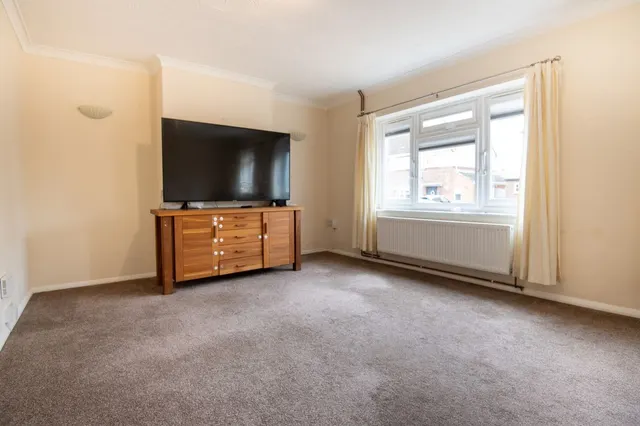 Chaucer Road, Wellingborough, NN8, photo 2