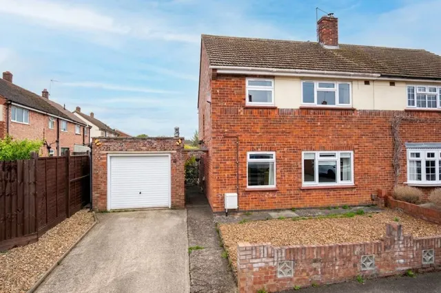 Chaucer Road, Wellingborough, NN8, photo 1
