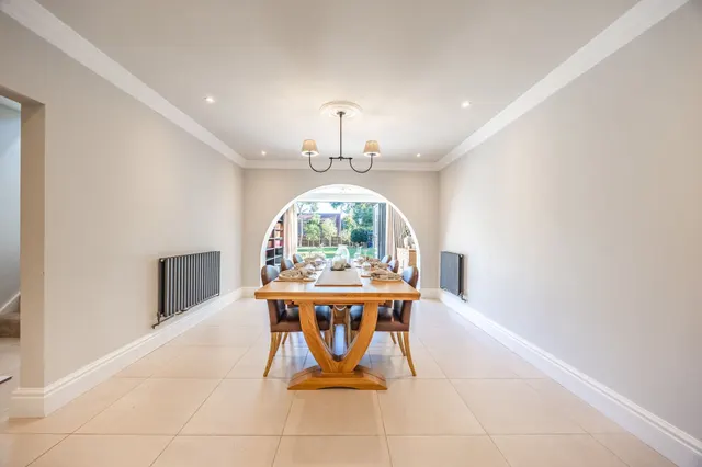 Beautifully Renovated and Extended Ho, photo 3