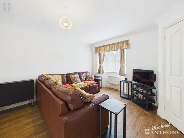 Prestwold Way, Aylesbury, HP19, photo 2