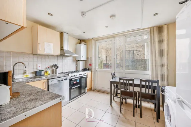 Photo 2 — Chippenham Road, Maida Vale, London, W9 2AE