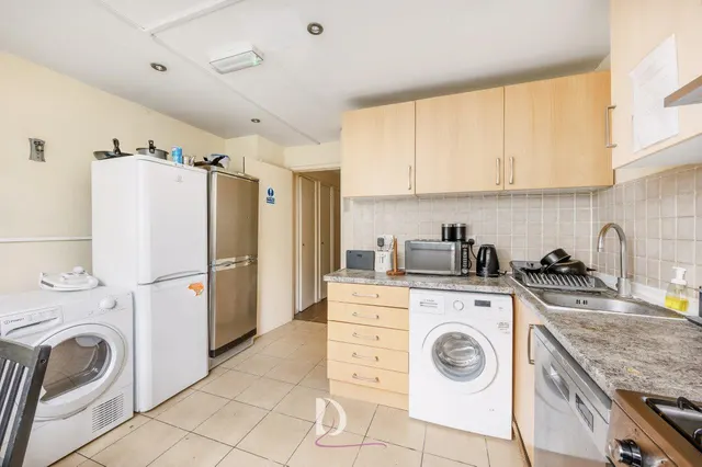 Photo 3 — Chippenham Road, Maida Vale, London, W9 2AE