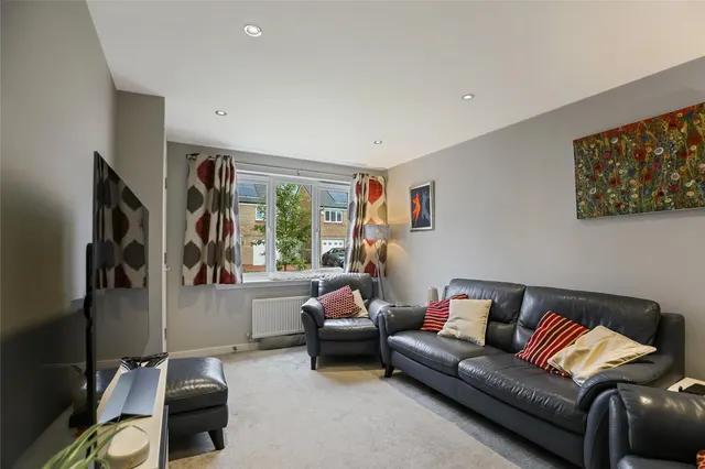 Photo 2 — Seaforth Road, Stewarton, Kilmarnock, East Ayrshire, KA3