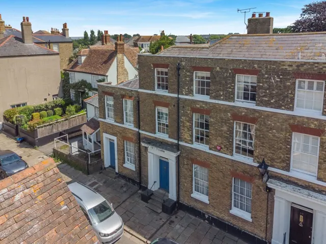 High Street, Sandwich, Kent, CT13 9EG, photo 1