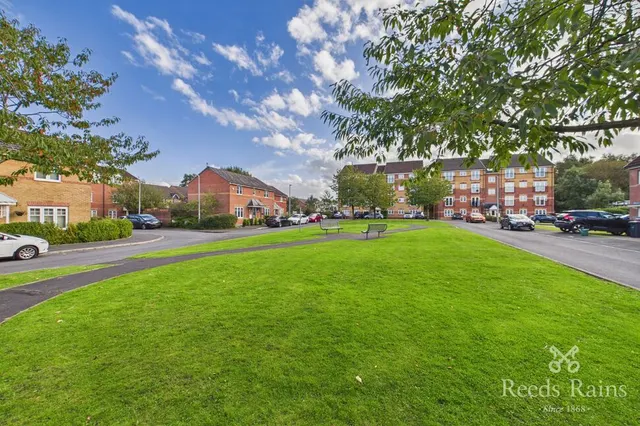 Everside Close, Worsley, M28, photo 2