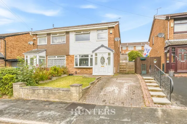 Glenwood Drive, Middleton M24, photo 1