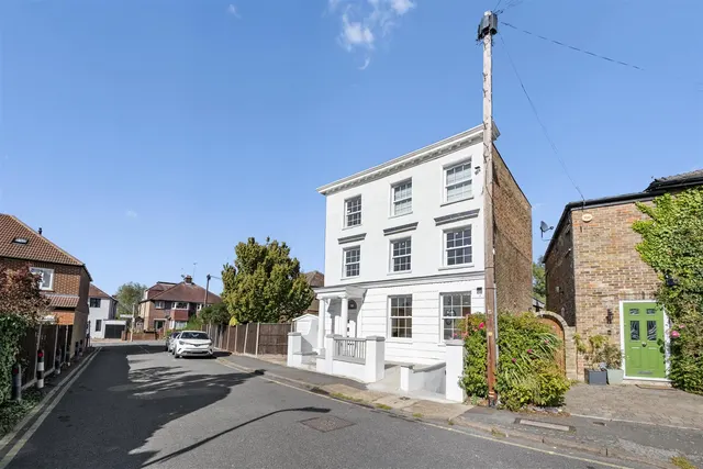 Grove Road, Uxbridge, photo 1