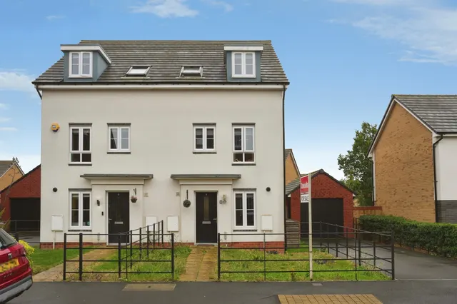 First Field Way, Patchway, Bristol, photo 1