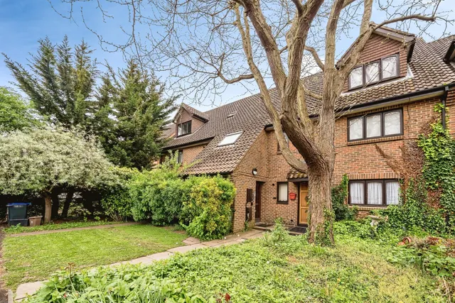 Coulson Way, Burnham, Slough, photo 1