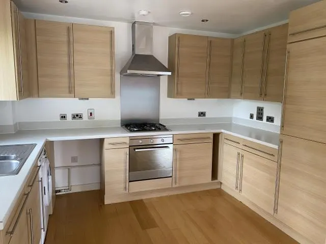 Douglas Close, Stanmore, HA7, photo 2