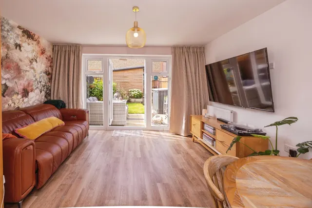 Photo 2 — Clements Grove, Waterlooville