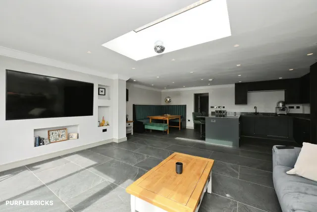 Cavell Road, Waltham Cross, EN7, photo 2